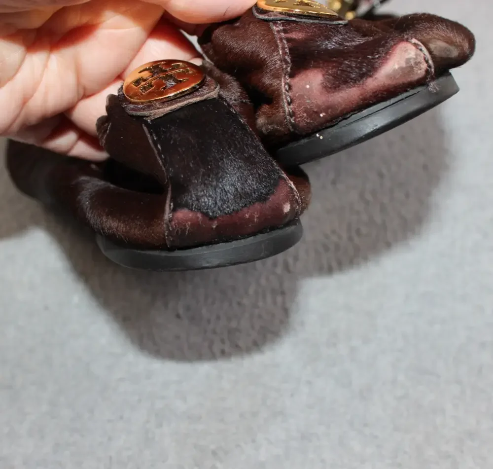 Tory Burch Ballet Flats Womens Size 5.5 Brown Calf Hair Gold Tasseled Flat Logo